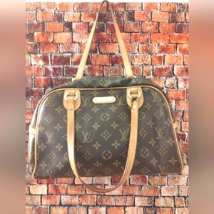 Louis Vuitton Handbag with Bag!